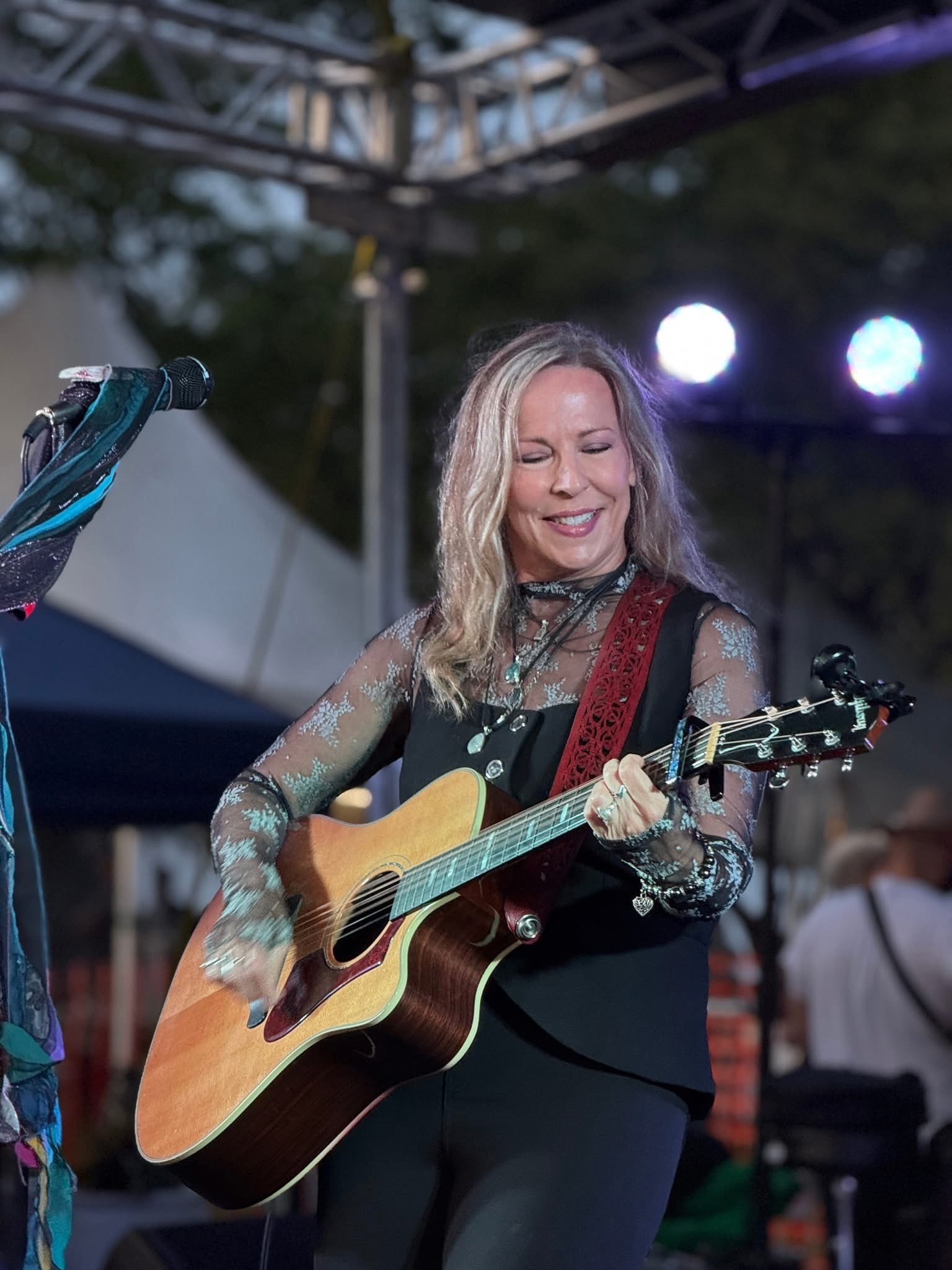 Julianne Ankley Signs With K2 Artist Management!